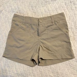 Girl’s Columbia Omni-shade button-up/zip shorts, size 6/6x with adjustable waist